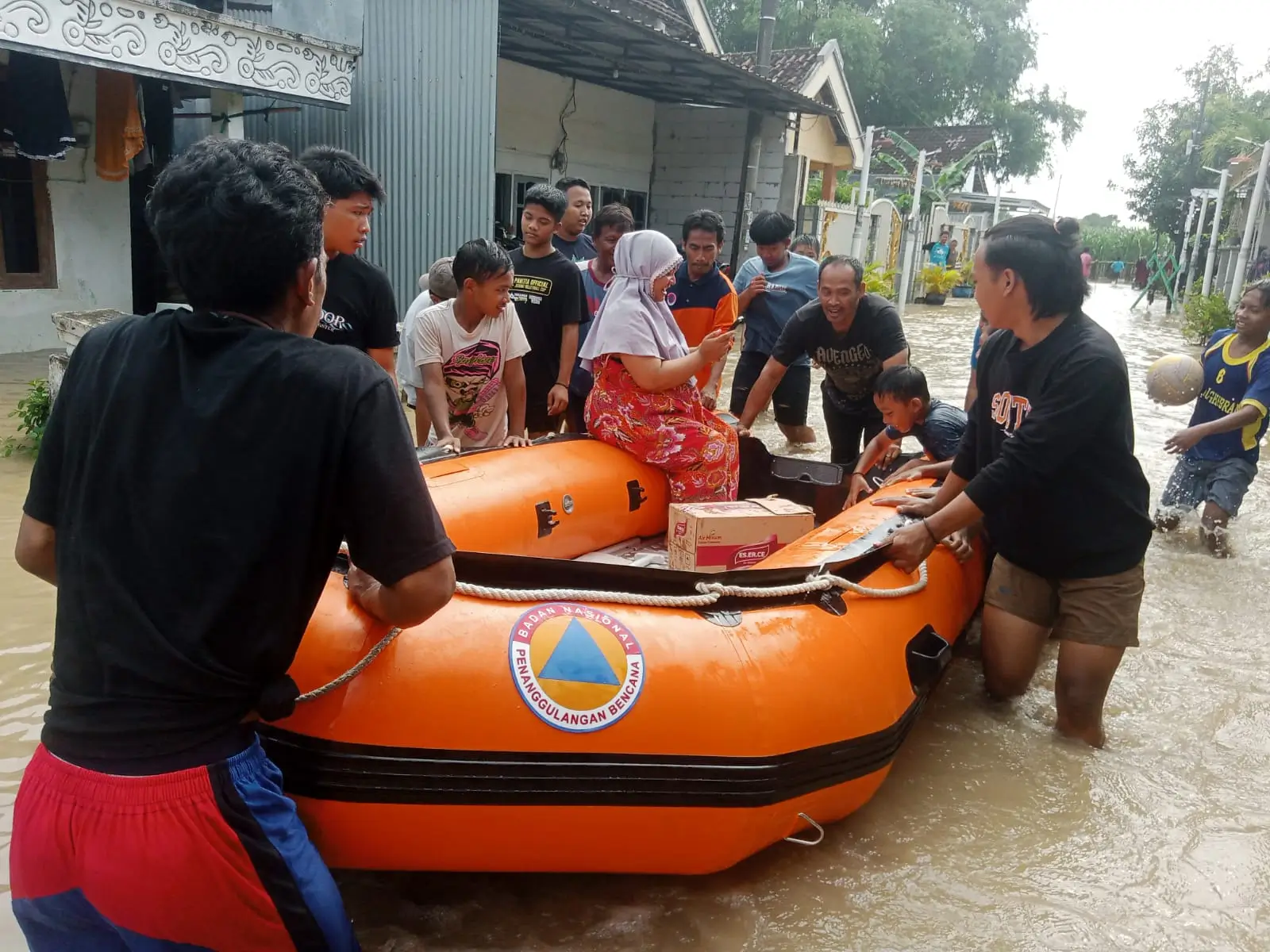 Banjir Melanda Kabupaten Gresik, Ribuan Rumah Terendam